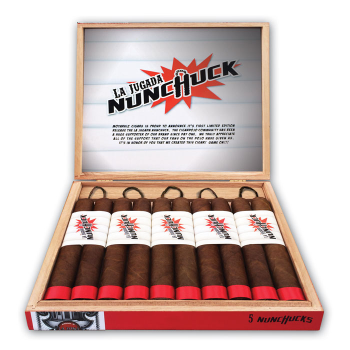 La Jugada Nunchuck cigar box open